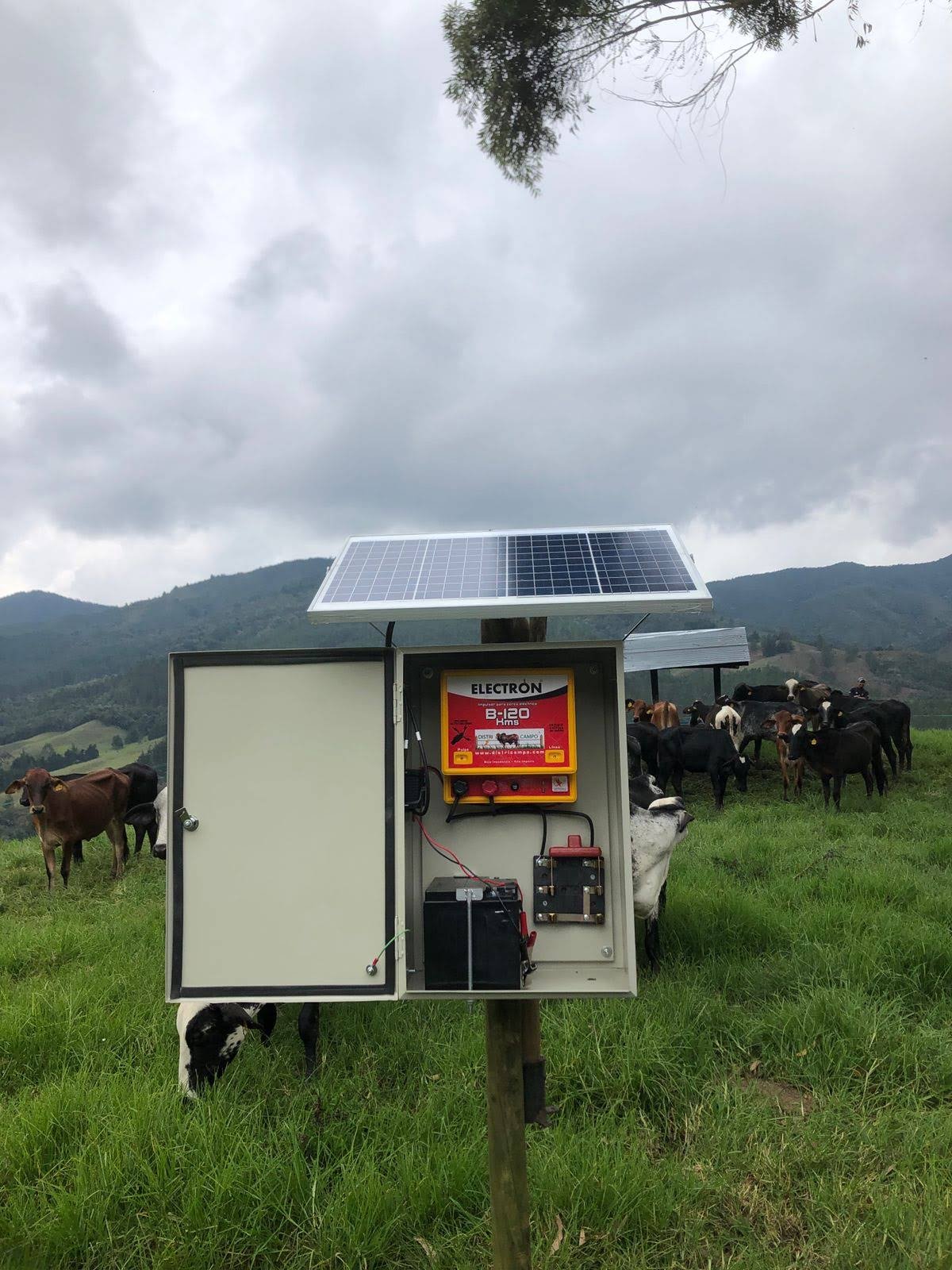 Equipos para cercas eléctricas Districampo
