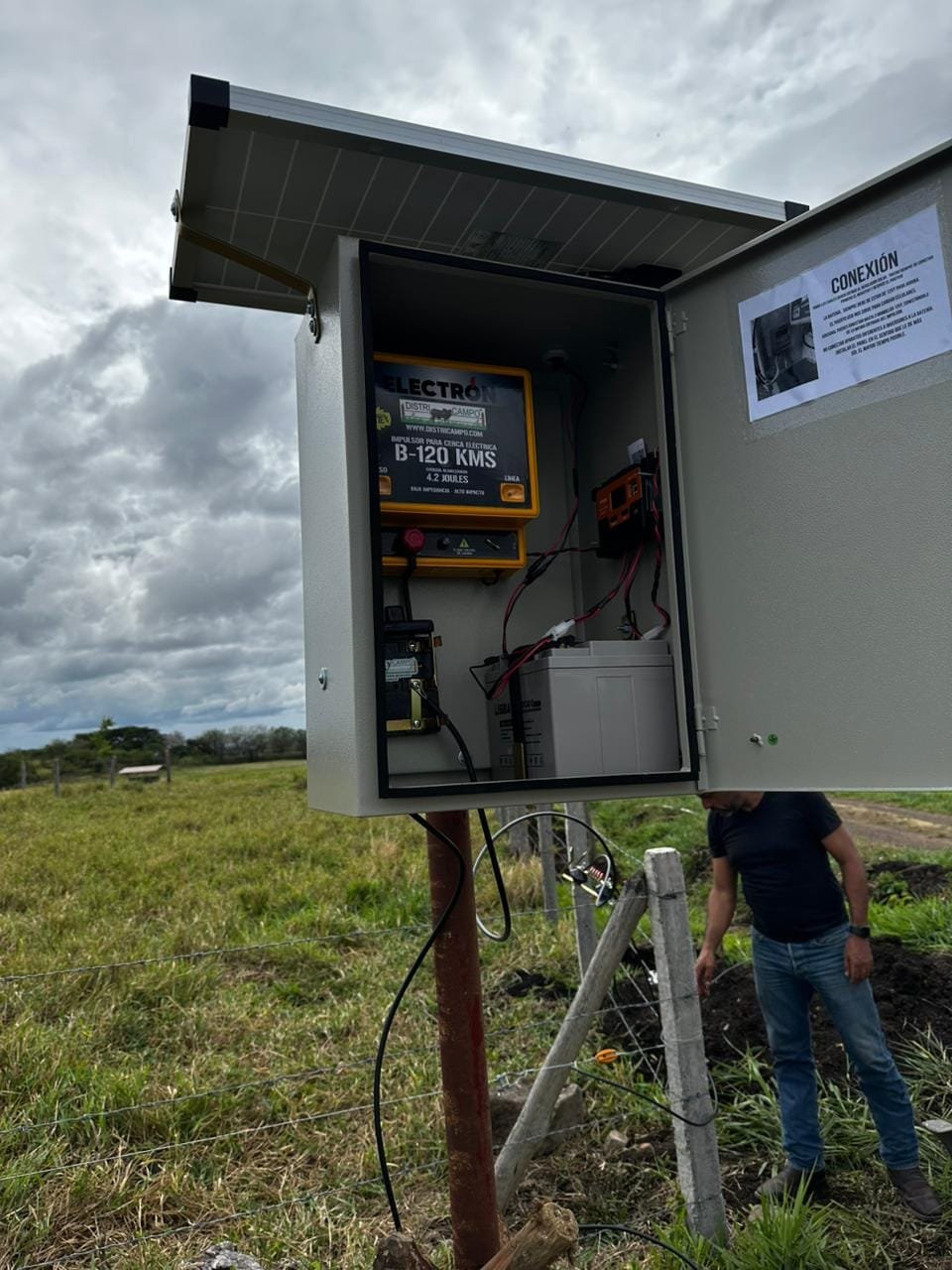 IMPULSOR PARA CERCA ELÉCTRICA SOLAR CON GABINETE - Image 3